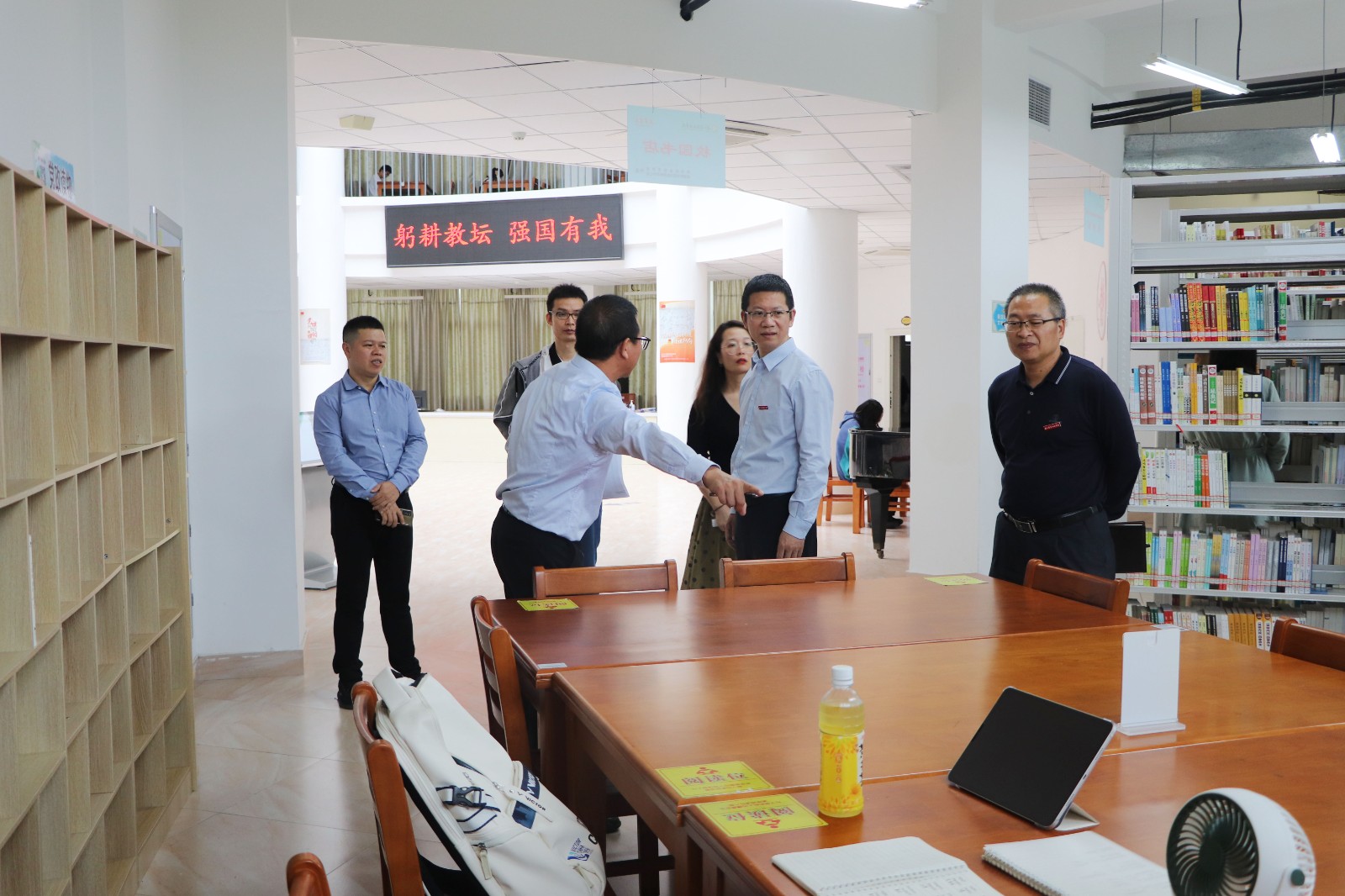 10.8_0006_曲线 7.jpg 10.8_0006_曲线 7.jpg