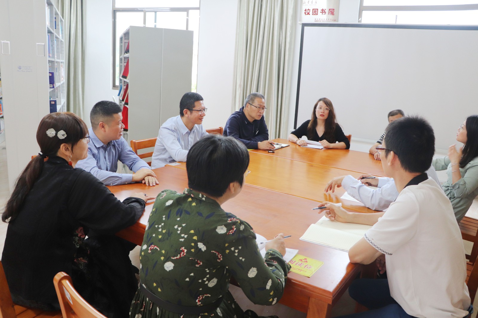 10.8_0004_曲线 5.jpg 10.8_0004_曲线 5.jpg