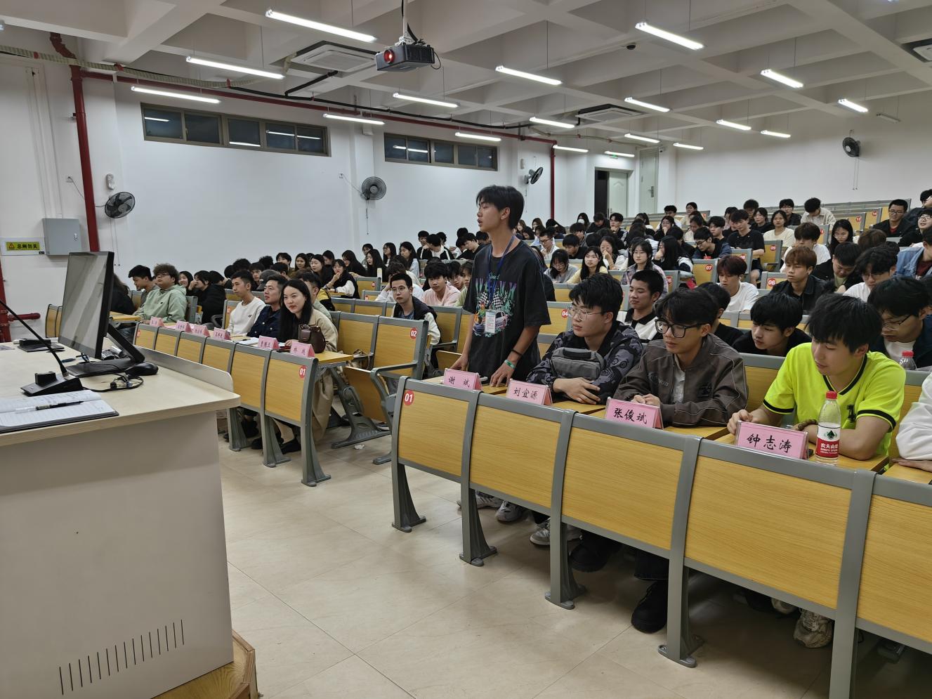 图片4.jpg 图片4.jpg