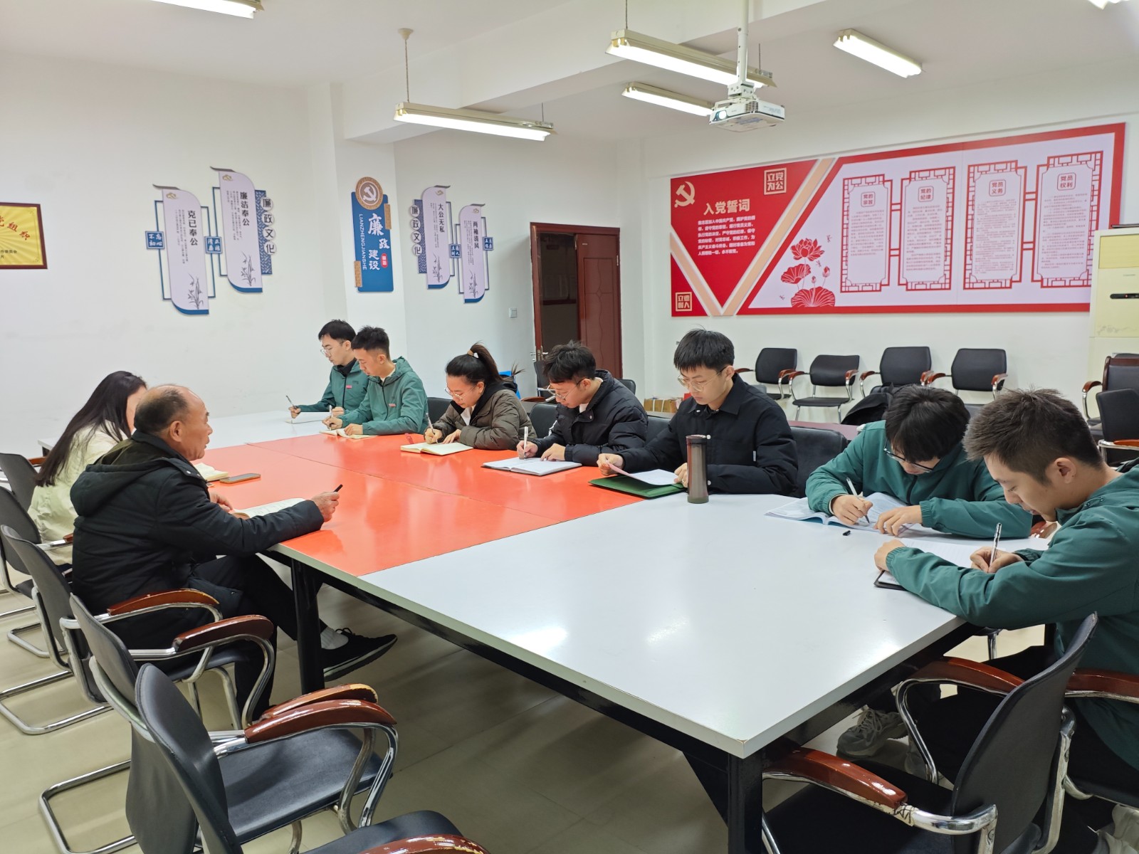 42a589edee1d6acf66e41c68ec42fcd.jpg 42a589edee1d6acf66e41c68ec42fcd.jpg